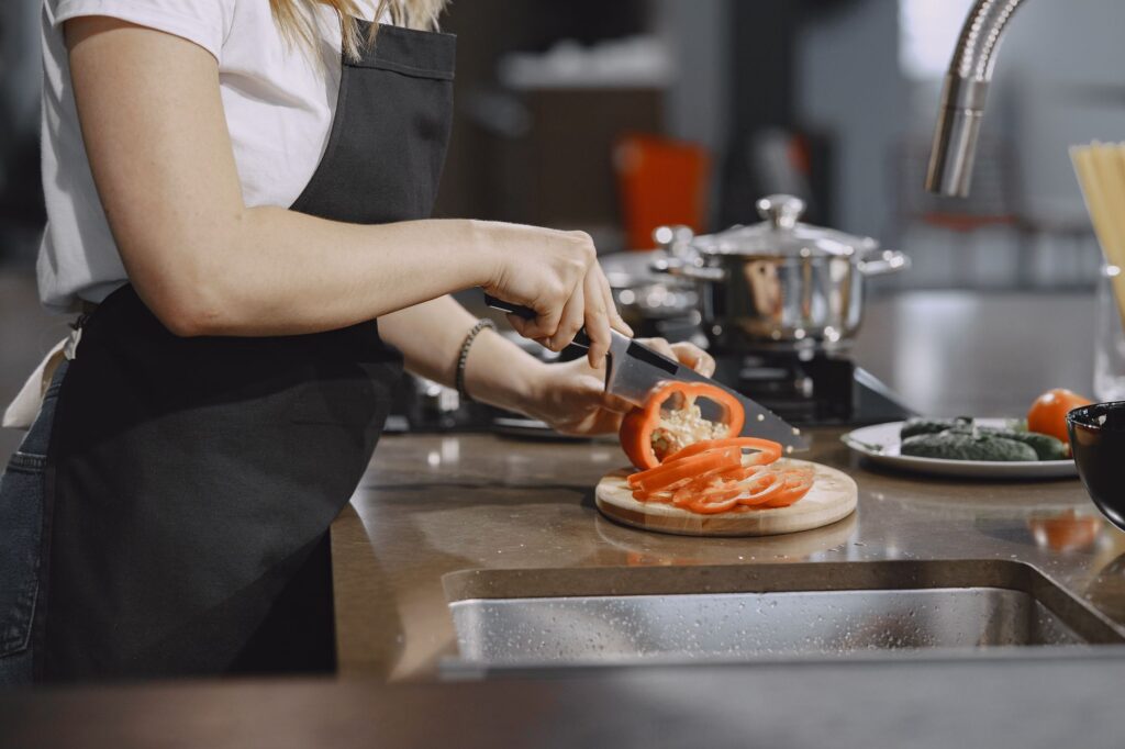 Jak zaplanować meal prep na 3 dni w 90 minut: schemat gotowania baza + dodatki